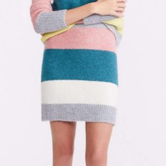 Lou & Grey Dresses & Skirts - NWT Lou & Gray Striped Plushfuzz Sweater Skirt
